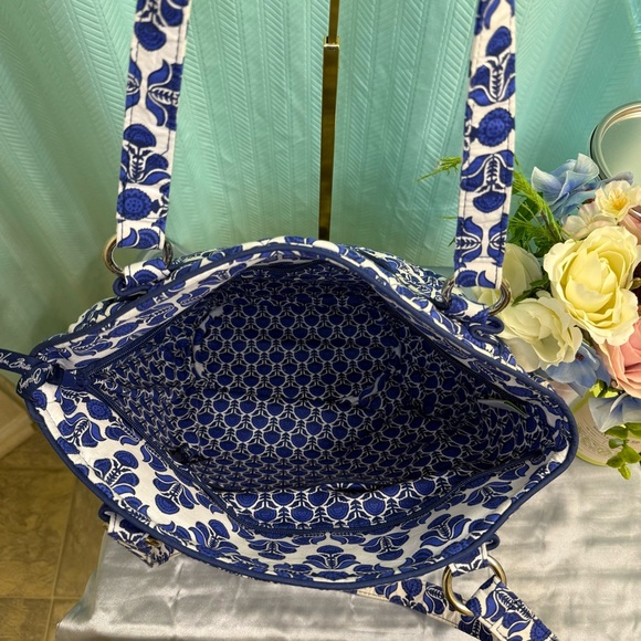 🎉 HOST PICK 🎉 STUFFED VERA BRADLEY - SELF CARE BUNDLE - Picture 10 of 11